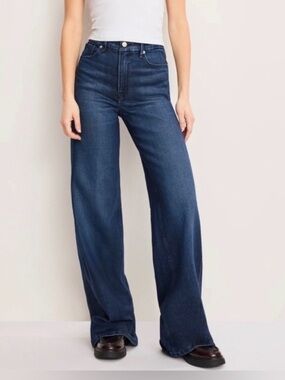 LIKE NEW! Good American “Good Skate” High Rise Jeans in size 6 (size 28)
